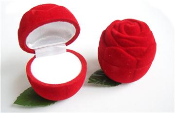 Krabička sametová RŮŽE - červená 1