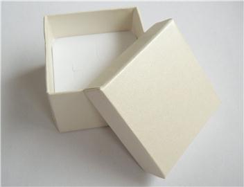 Krabička SPIRIT PEARL - krémová 1