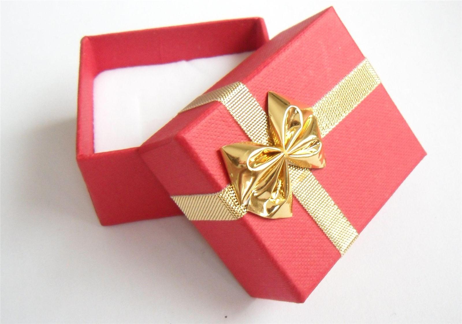 Krabička SYMPATIE - červená, zlatá mašle