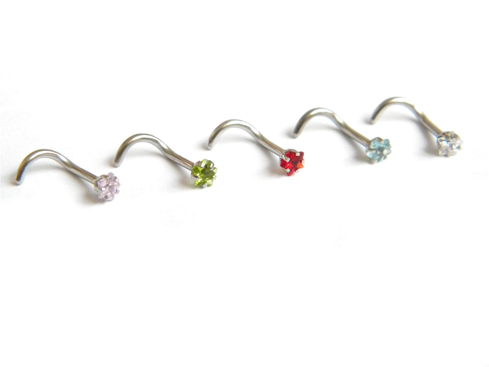 Piercing do nosu zahnutý hvězdička PNO00039